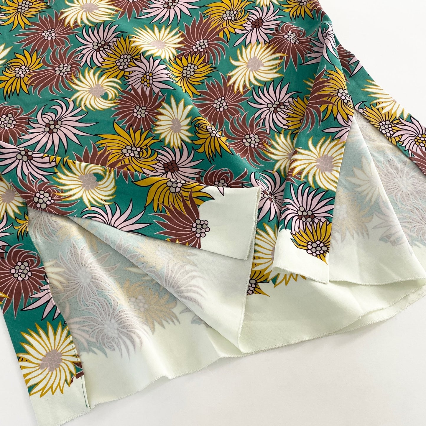 46a31 イタリア製 MARNI マルニ フレアスカート 膝丈スカート 花柄 ボタニカル サイズ38 マルチカラー シルク100% レディース 女性用