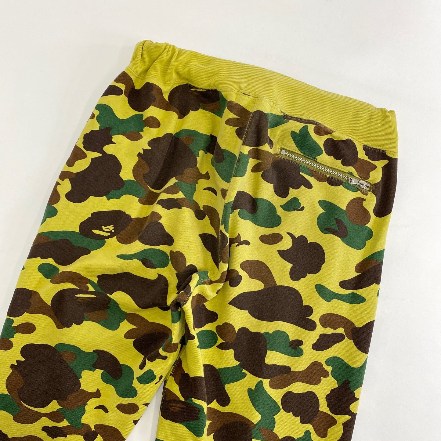 48k9 A BATHING APE アベイシング エイプ カモフラスウェットパンツ L ブラウン イエロー コットン 迷彩 ジップポケット カモフラージュ ボトムス