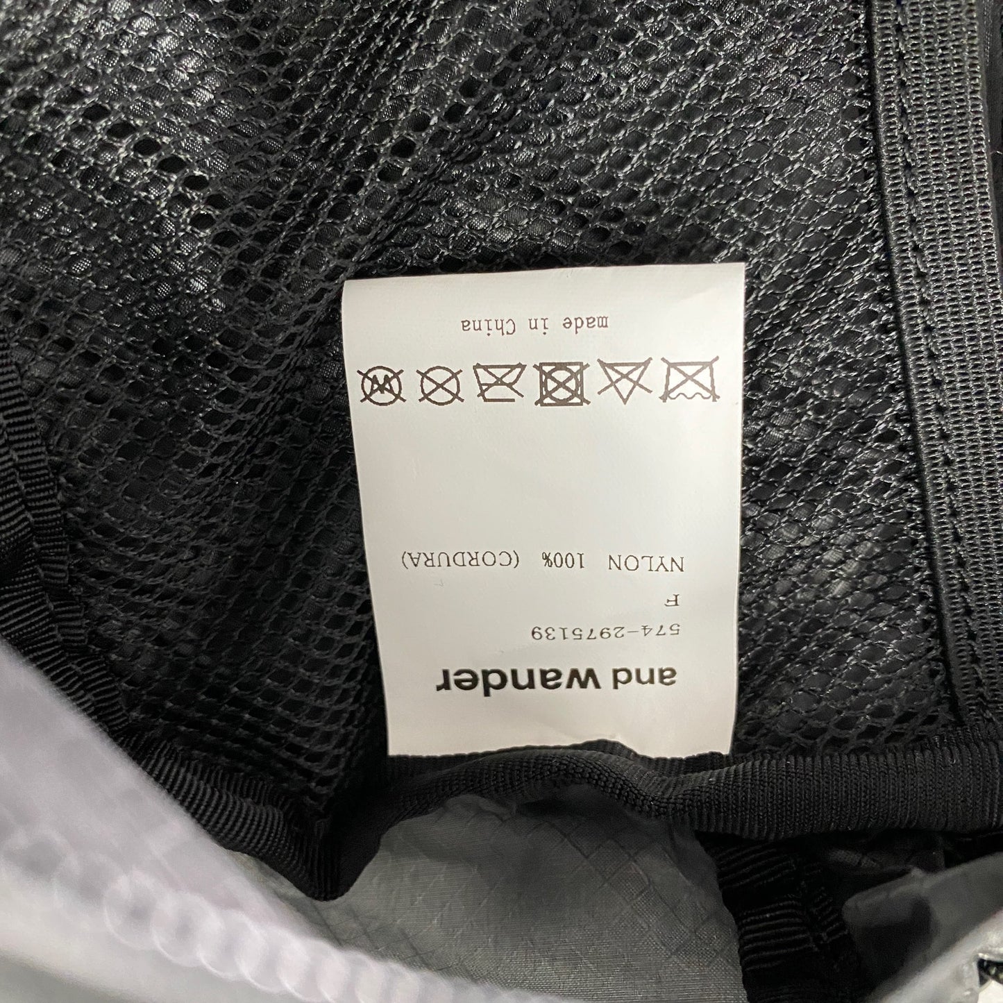《未使用品》 and wander アンドワンダー タグ付き ウエストバッグ チャコール コーデュラナイロン シリコンコーティング
