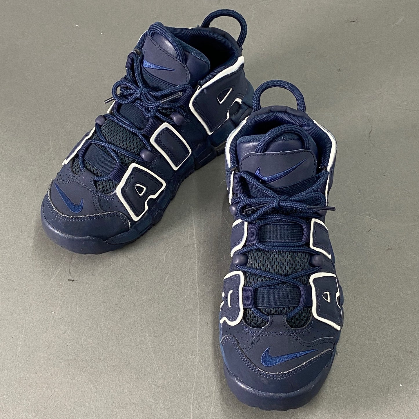 18L6 NIKE ナイキ スニーカー ナイキエアー モアアップテンポ 23 ネイビー レディース シューズ ロゴ刺繍