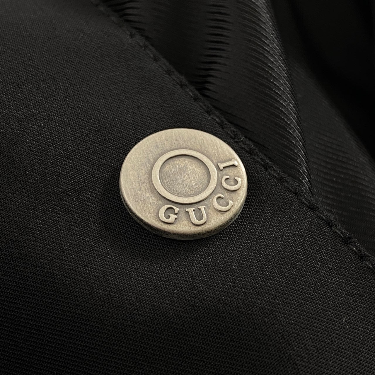 60L8《伊製》GUCCI グッチ 中綿コート ロングコート アウター 40(L相当)ブラック ロゴボタン レディース