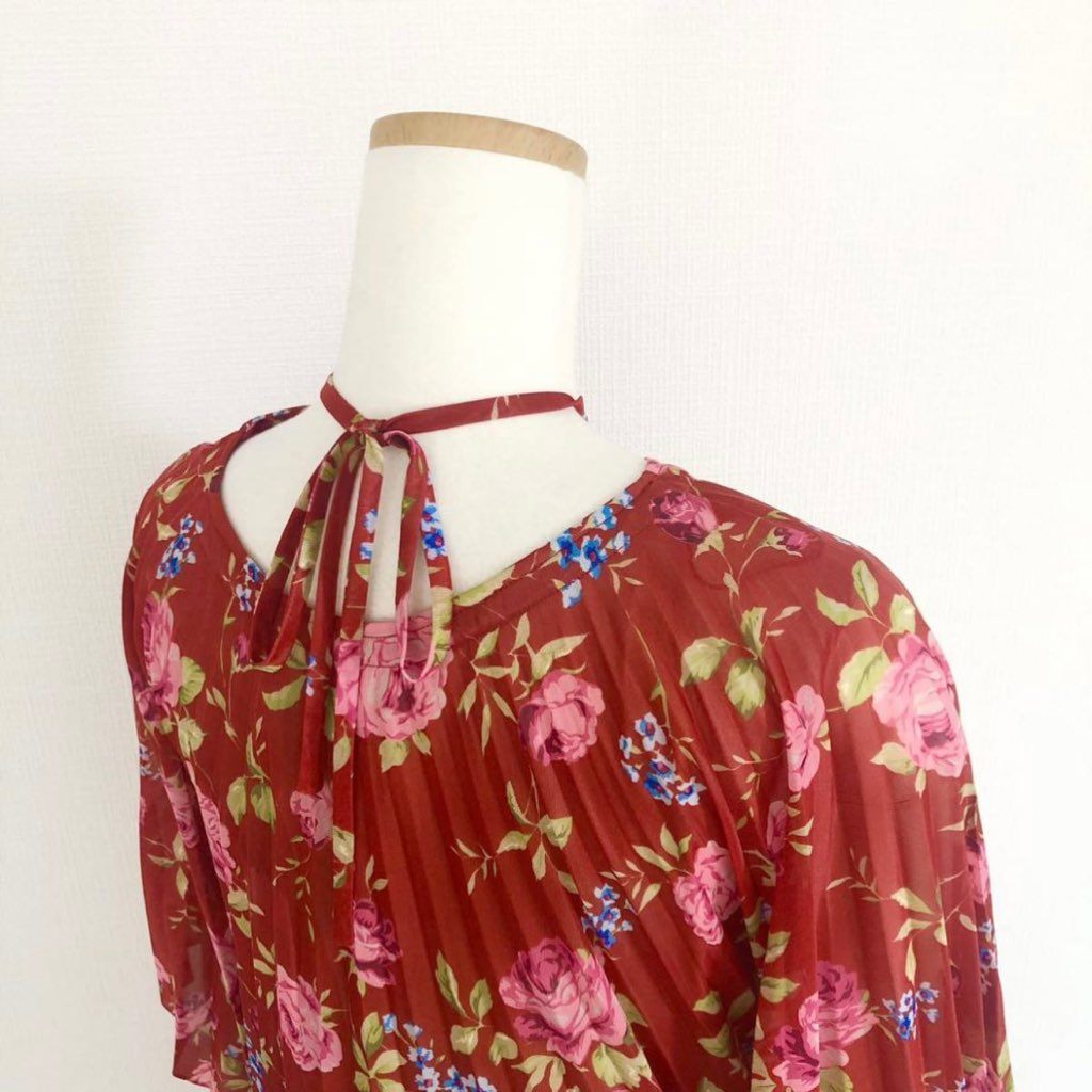 29i27 《未使用》 BALENCIAGA バレンシアガ 17SS デムナ期 シルク100% 花柄ワンピース F34 レッド ドレス ドルマン 総柄