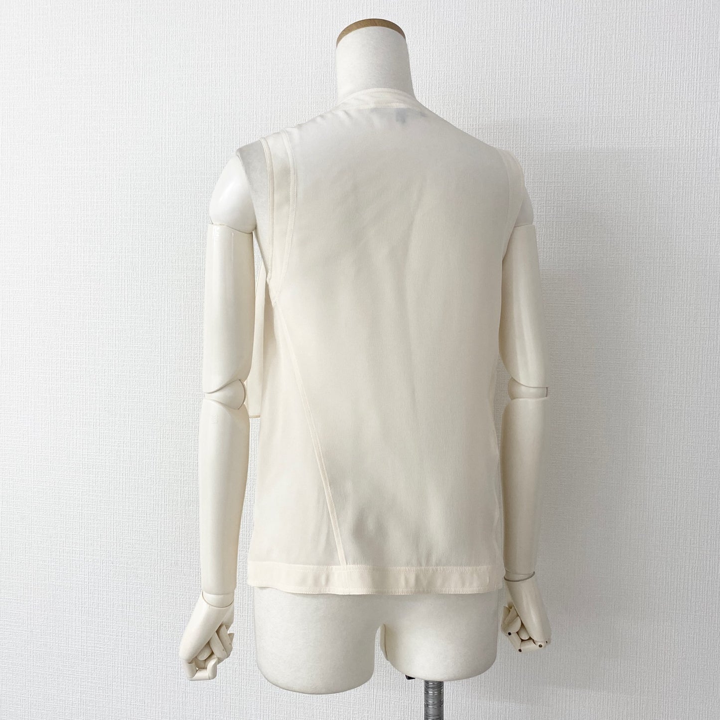 5k29《美品》イタリア製 GUCCI グッチ ボウタイシルクブラウス 38 アイボリー Silk100% ノースリーブ 春夏 ハイブランド