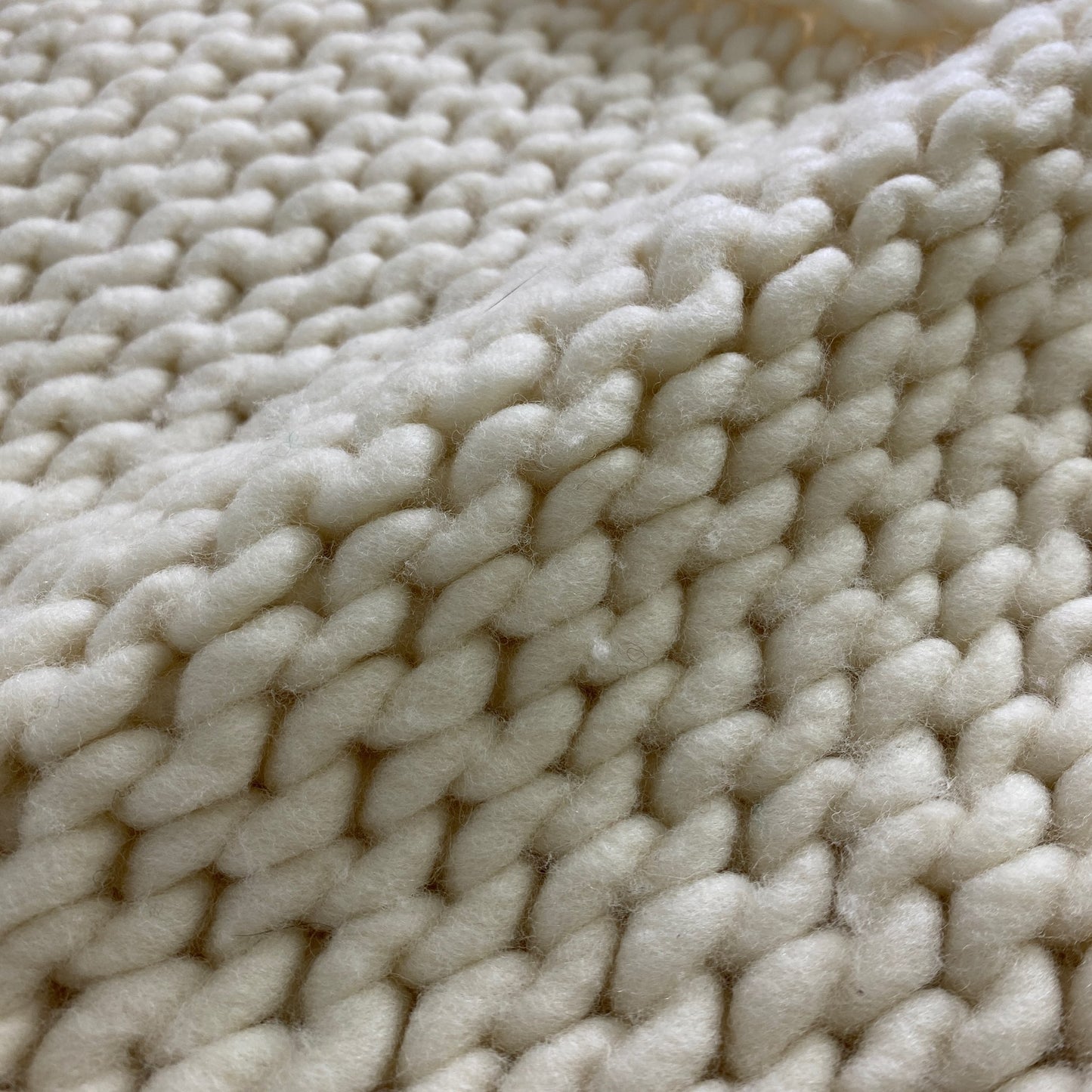 a18 I Love Mr.Mittens アイラブミスターミトンズ ローゲージニットマフラー 大判ストール アイボリー HEARTWORKING KNITWEAR