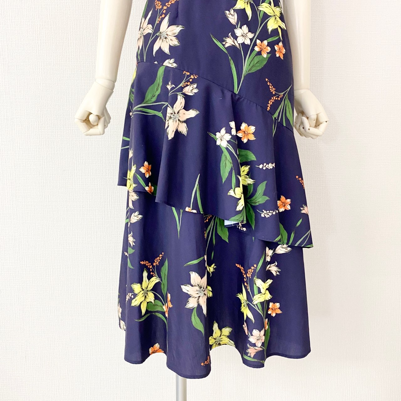 33A14 GRACE CONTINENTAL グレースコンチネンタル ノースリーブフラワープリントフリルドレス 36 ネイビー ワンピース 花柄 春夏