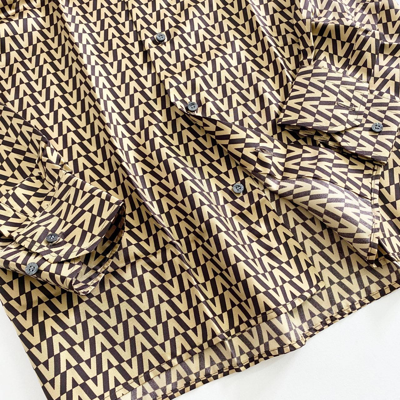 66L7《美品》イタリア製 VALENTINO ヴァレンティノ 総柄シルクシャツ 41 ブラウン ゴールド silk100% ヴィンテージ レトロ
