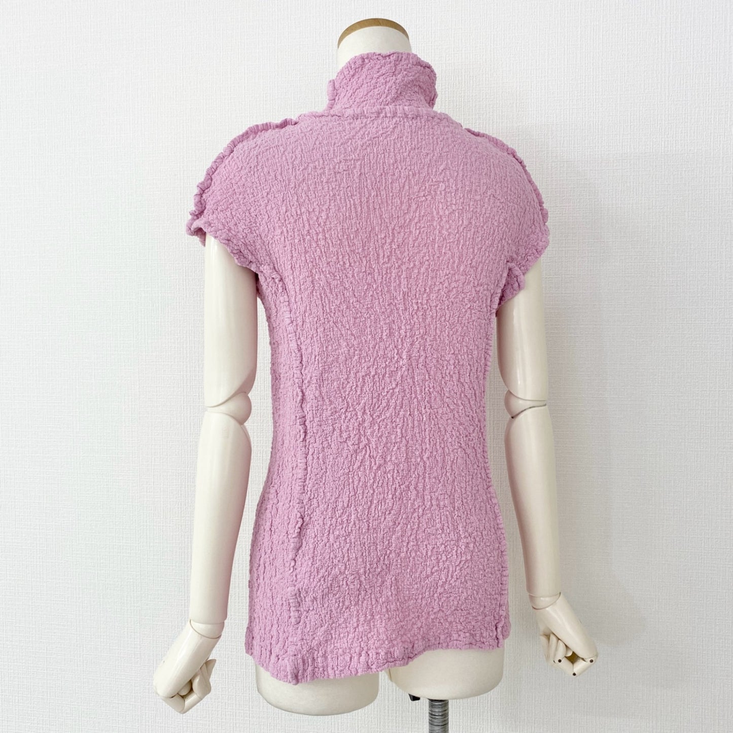 51c15 me ISSEY MIYAKE ミーバイ イッセイミヤケ カリフラワー タートルネックトップ カットソー ピンク プリーツ PLEATS 日本製 MI34FK511