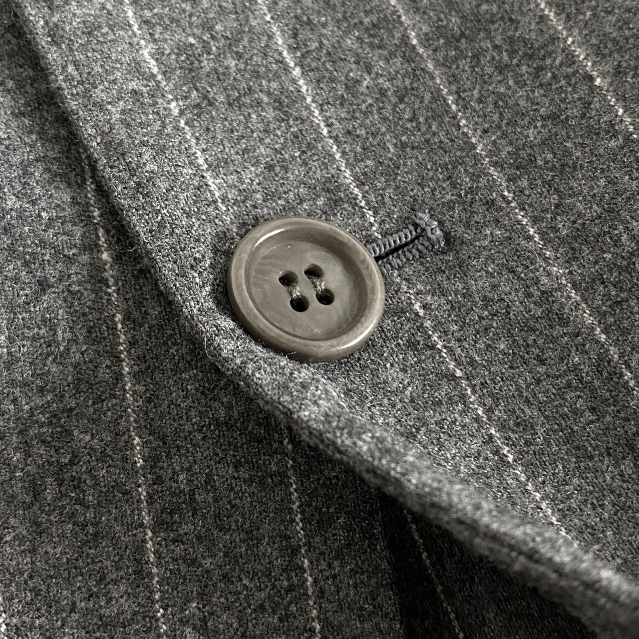 53a17 イタリア製 Kiton NAPOLI キートンナポリ セットアップスーツ 上下セット 44 グレー ストライプ ウール