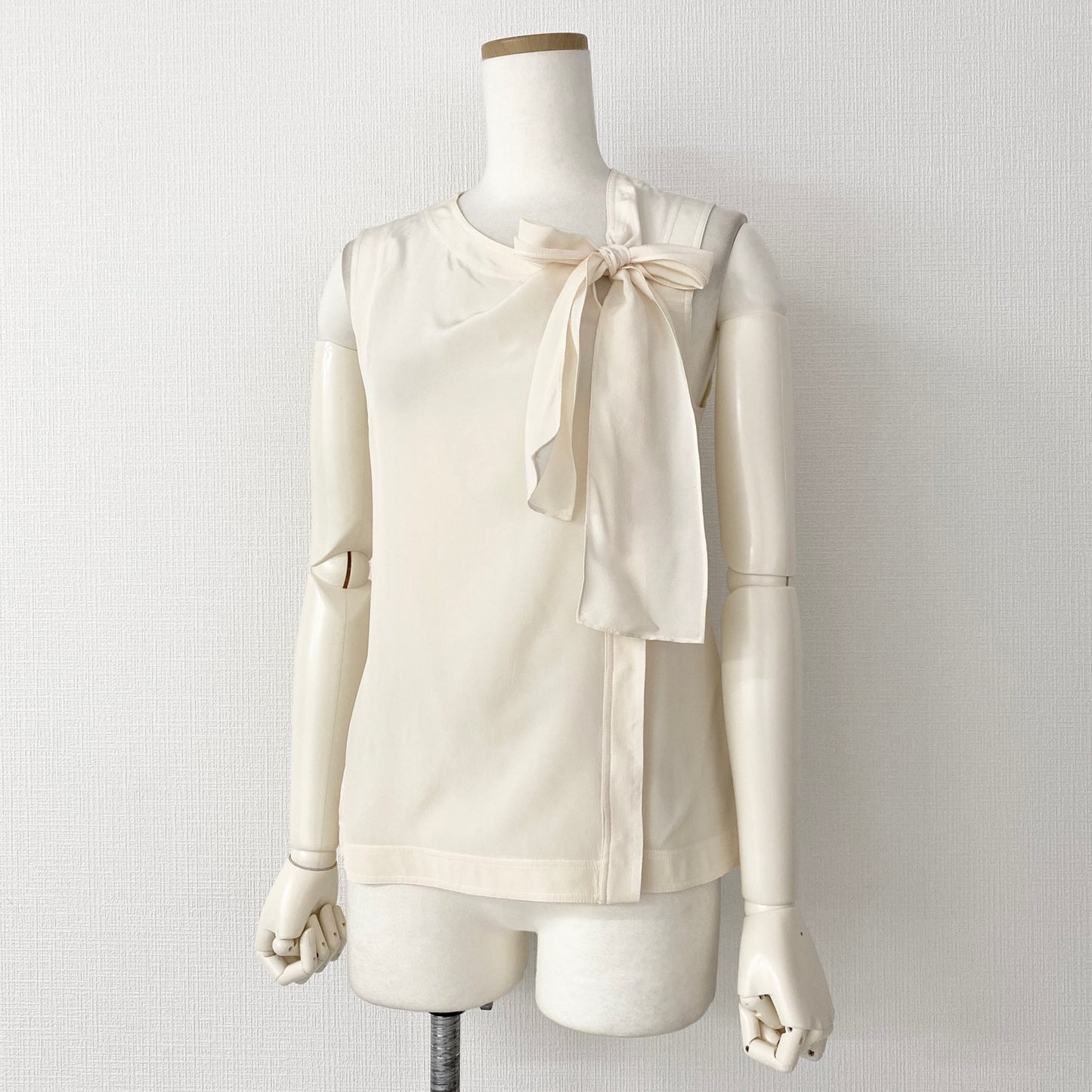 5k29《美品》イタリア製 GUCCI グッチ ボウタイシルクブラウス 38 アイボリー Silk100% ノースリーブ 春夏 ハイブランド