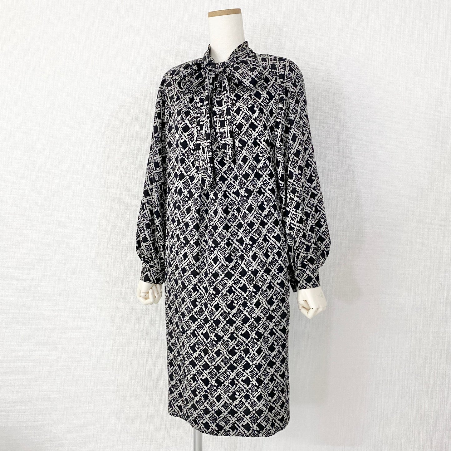 4L9 Christian Dior クリスチャン ディオール ボウタイシルクワンピース 11 ブラック silk100% ドレス レトロ ヴィンテージ