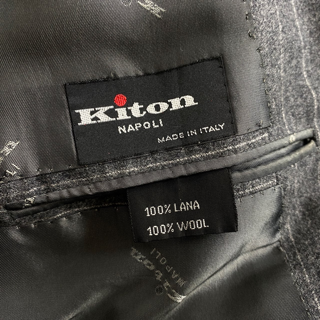 53a17 イタリア製 Kiton NAPOLI キートンナポリ セットアップスーツ 上下セット 44 グレー ストライプ ウール