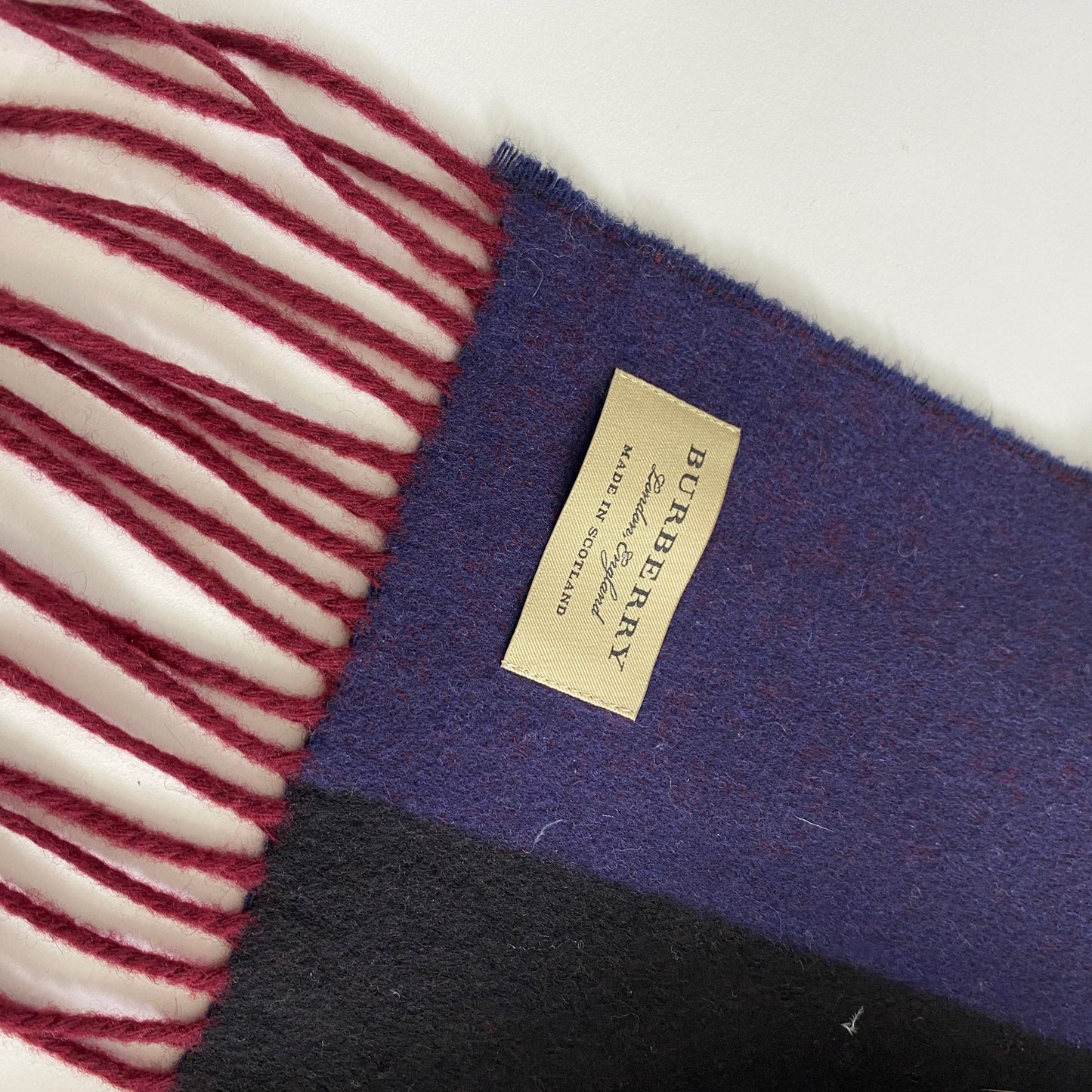 a18 BURBERRY バーバリー スコットランド製 大判 マフラー ストール フリンジ ネイビー ブラック ボルドー カシミヤ100% MADE IN SCOTLAND CASHMERE