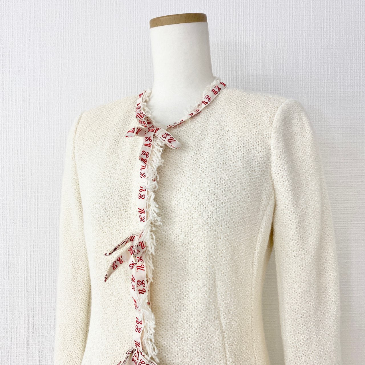37A12 emanuel ungaro エマニュエル ウンガロ リボンロングカーディガン 36 ホワイト ニット イタリア製 羽織 コート