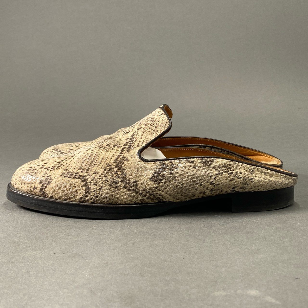 3c8 Hender Scheme エンダースキーマ peak パイソン柄 ミュール サンダル オペラシューズ グレージュ レザー メンズ