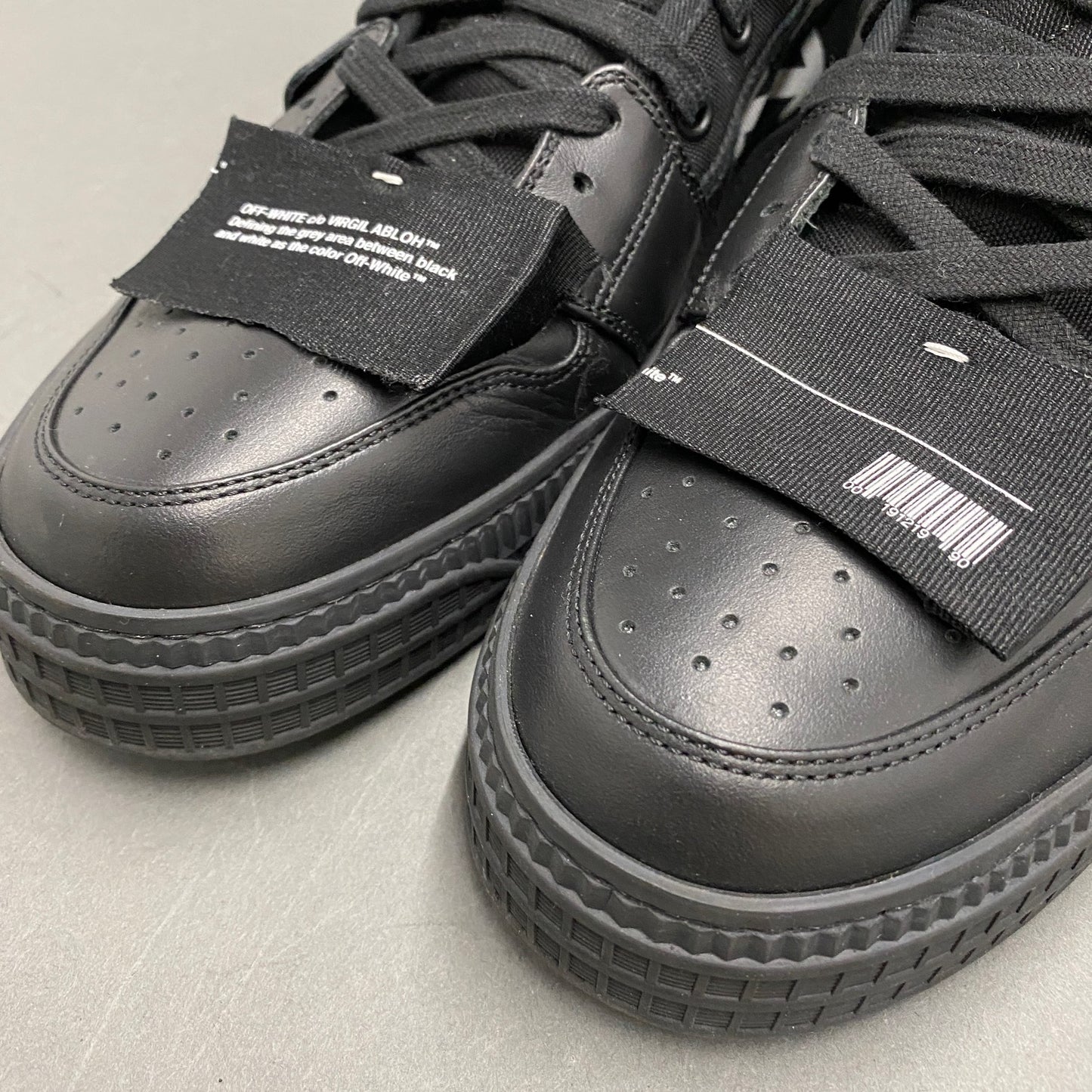 2k14《美品》Off-White オフホワイト Off Court 3.0 ハイカットスニーカー 43 28cm相当 ブラック メンズ