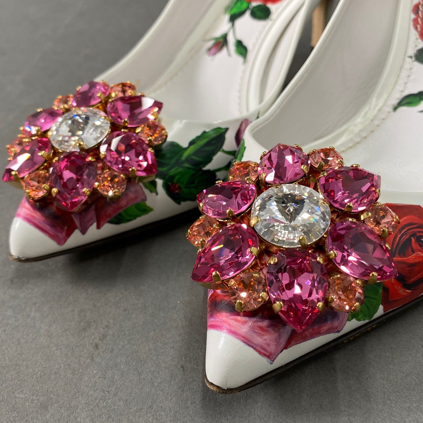 2L5《美品》Dolce&Gabbana ドルチェ&ガッバーナ 34 ホワイト ビジューフラワー パンプス 花柄 レディース レザーパンプス