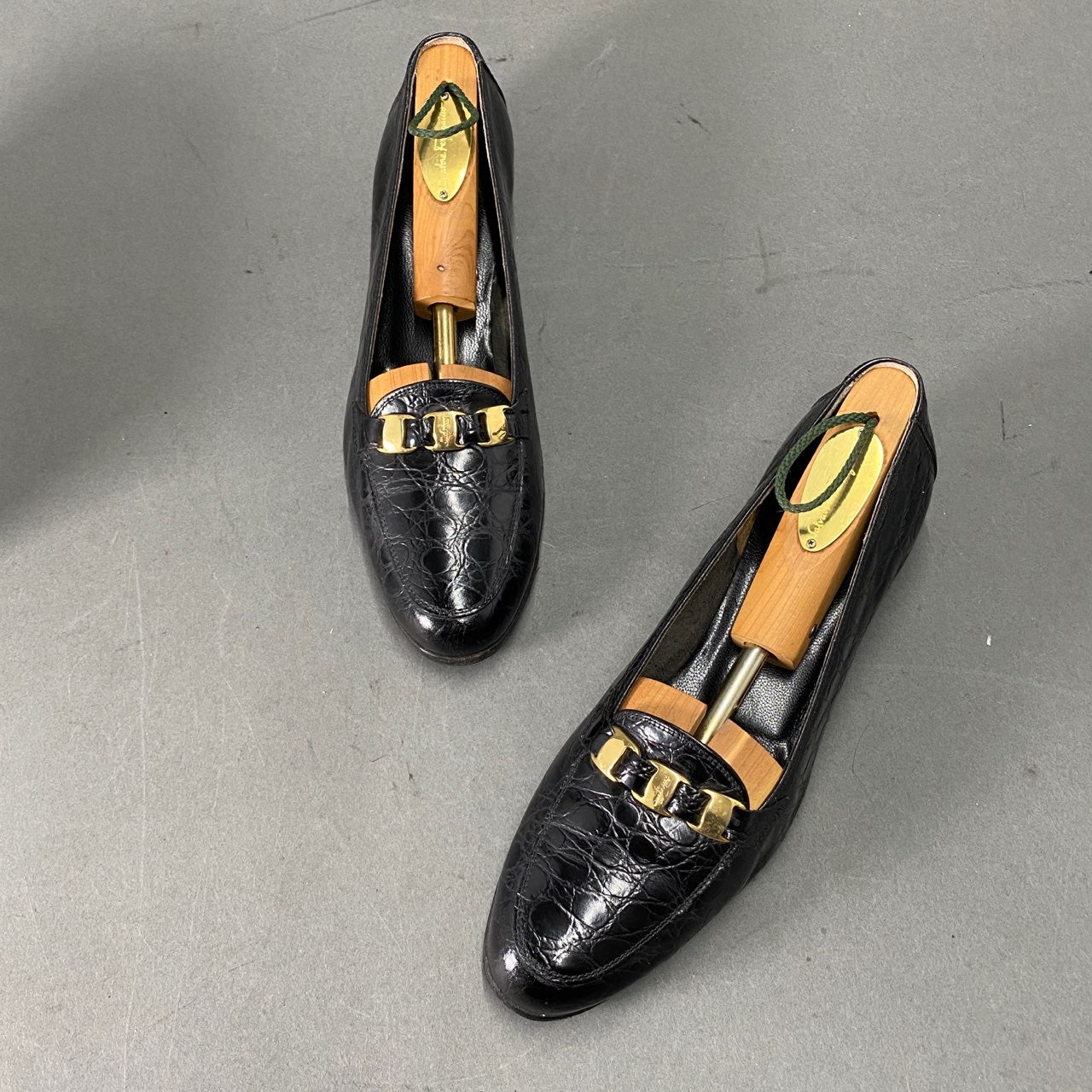 3L5 Salvatore Ferragamo サルヴァトーレ フェラガモ クロコダイル ローファー 8《約25cm》 ブラック シューズ パンプス ゴールド