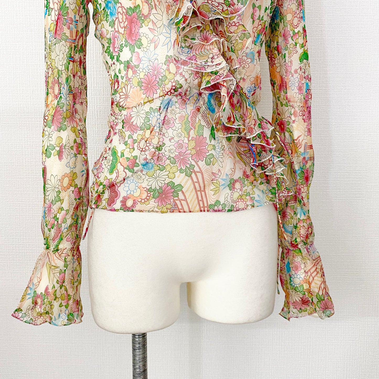 12L2《美品》フランス製 Christian Dior クリスチャン ディオール シルク100% フラワーシアーフリルブラウス 36 ピンク