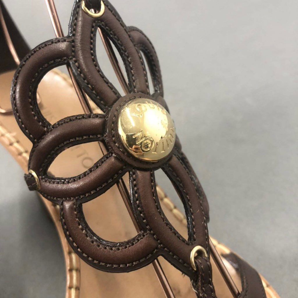 1g25 イタリア製 LOUIS VUITTON ルイヴィトン ウェッジソール サンダル レザー ロゴ金具 BL1110 サイズ37 ブラウン レディース 女性用
