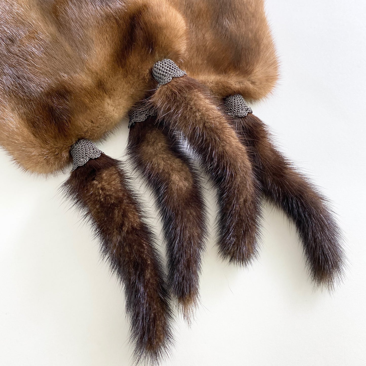 16L25《本毛皮》SAGA MINK サガミンク ブラウン デミバフミンク 大判ティペット ショール ケープ レディース MINK FUR 冬