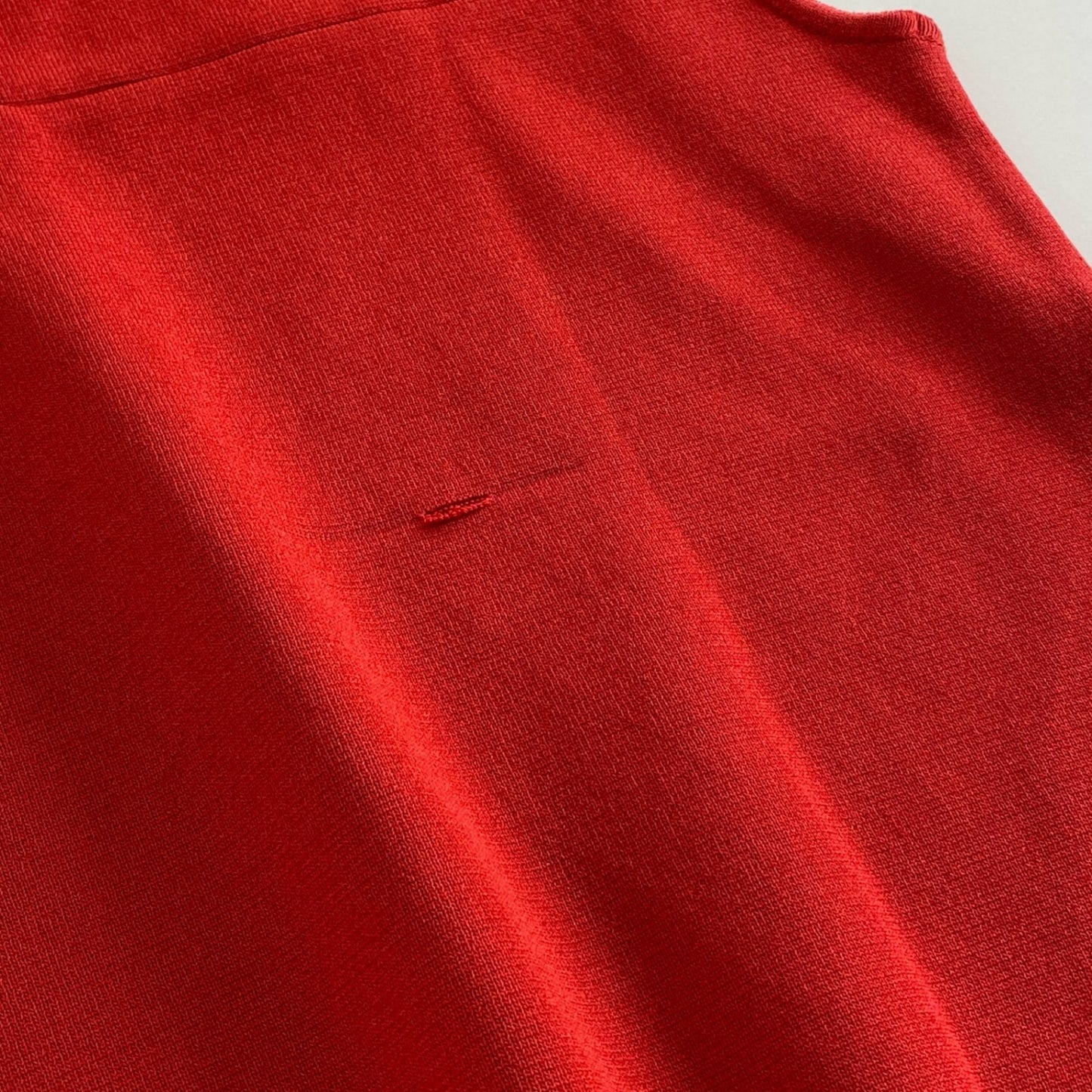 35c14 Rene ルネ 6122040 日本製 ハイネック ノースリーブ ニット セーター 刺繍 パール ベスト 34 レッド MADE IN JAPAN 秋