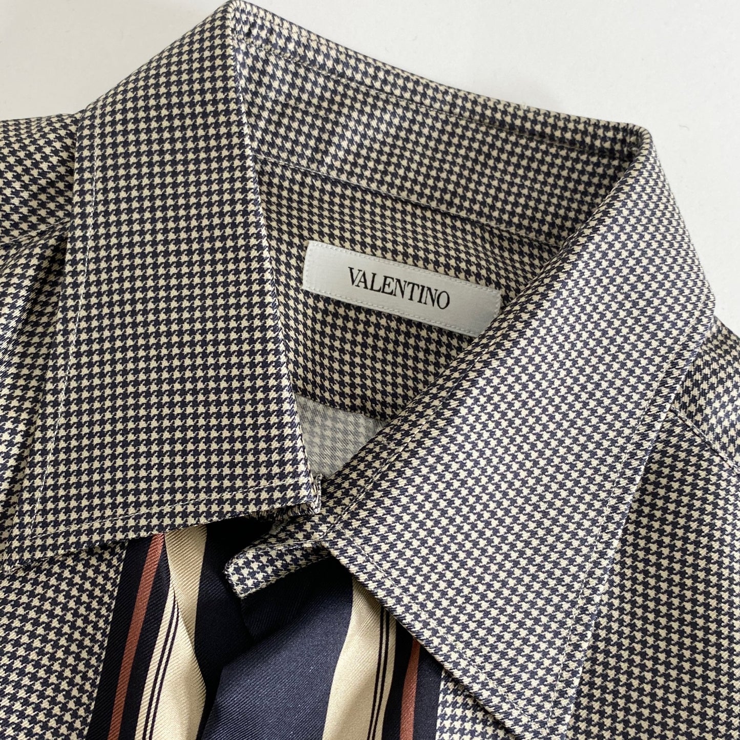 33L14 イタリア製 VALENTINO ヴァレンティノ 千鳥しシルクシャツ 40 ブラック ベージュ silk100% 長袖 SHIRT ストライプ