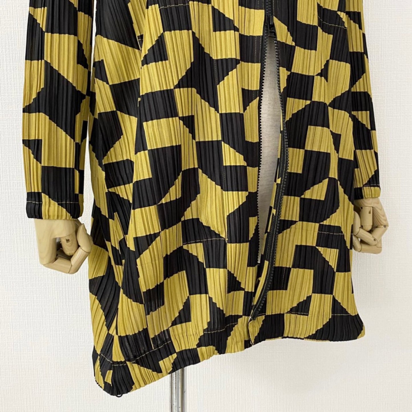 58i16 PLEATS PLEASE プリーツプリーズ 幾何学プリーツコート 薄手ロングジャケット PP63-JA761 サイズ4 イエロー×ブラック イッセイミヤケ レディース