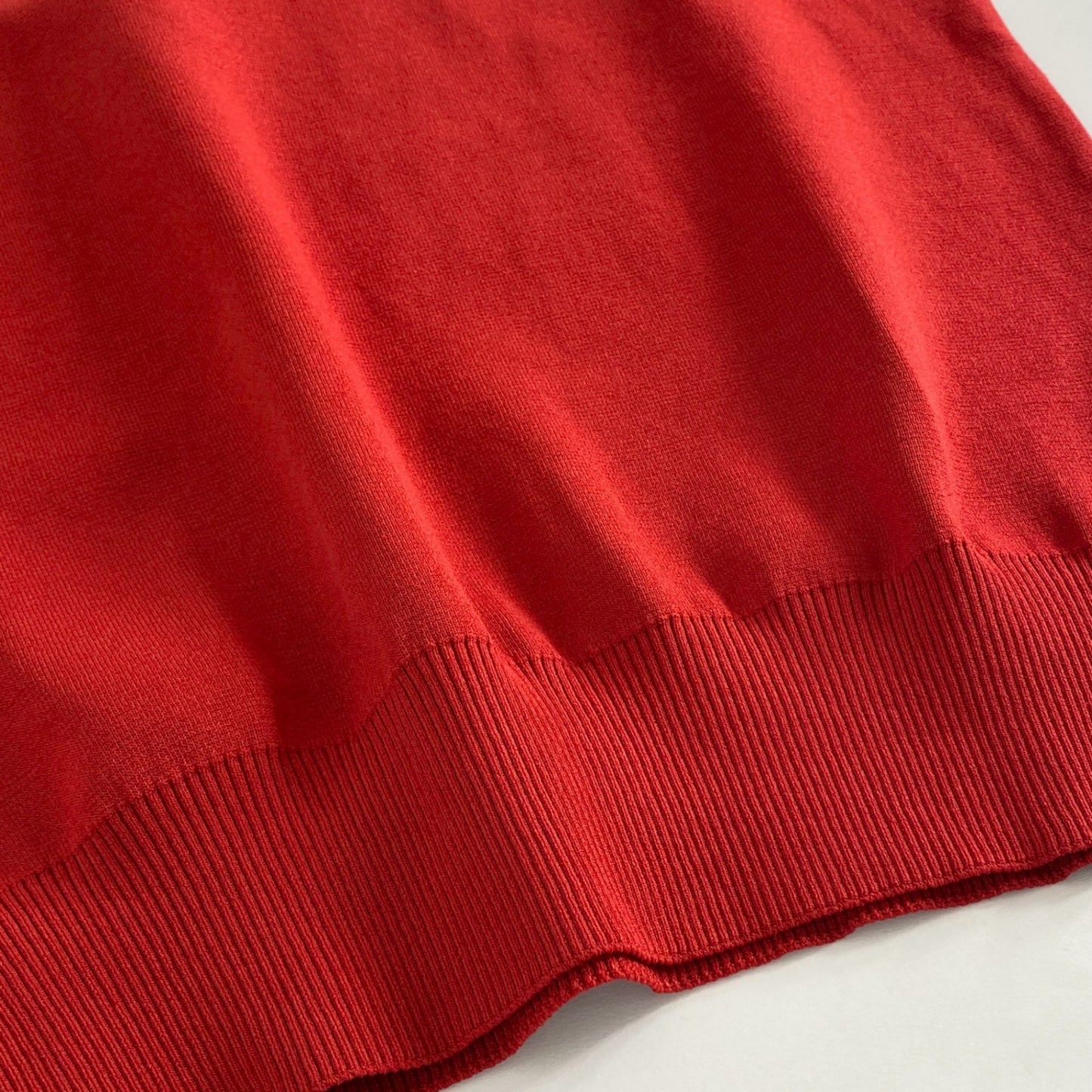 35c14 Rene ルネ 6122040 日本製 ハイネック ノースリーブ ニット セーター 刺繍 パール ベスト 34 レッド MADE IN JAPAN 秋