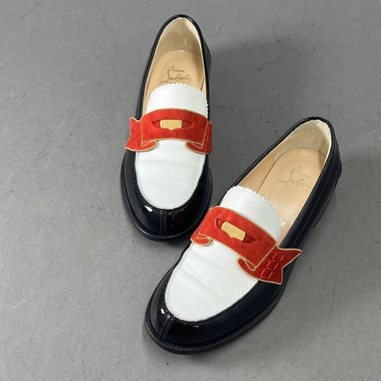 18i17 イタリア製 Christian Louboutin クリスチャンルブタン レザー コイン ローファー 革靴 シューズ 35.5 レザー レディース