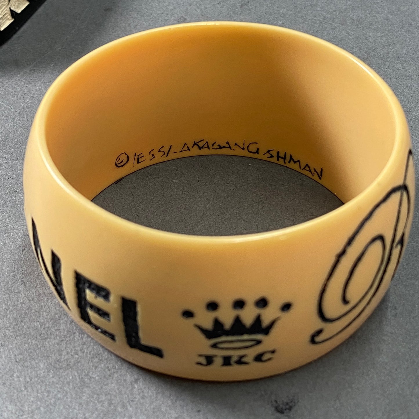 A25 《3点セット》 Jessica Kagan Cushman ジェシカ ケーガン クッシュマン JKC バングル ブレスレット アクセサリー ベージュ2点 ブラック1点 3点まとめ