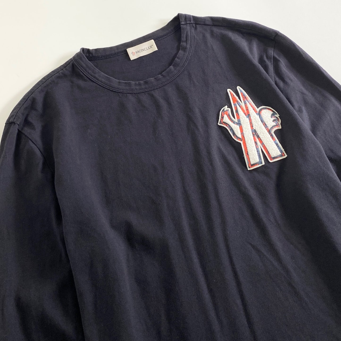 38a28 MONCLER モンクレール トルコ製 ロゴワッペン 長袖Tシャツ カットソー クルーネック ロングスリーブ プルオーバー F10918D70120 Lサイズ ブラック コットン