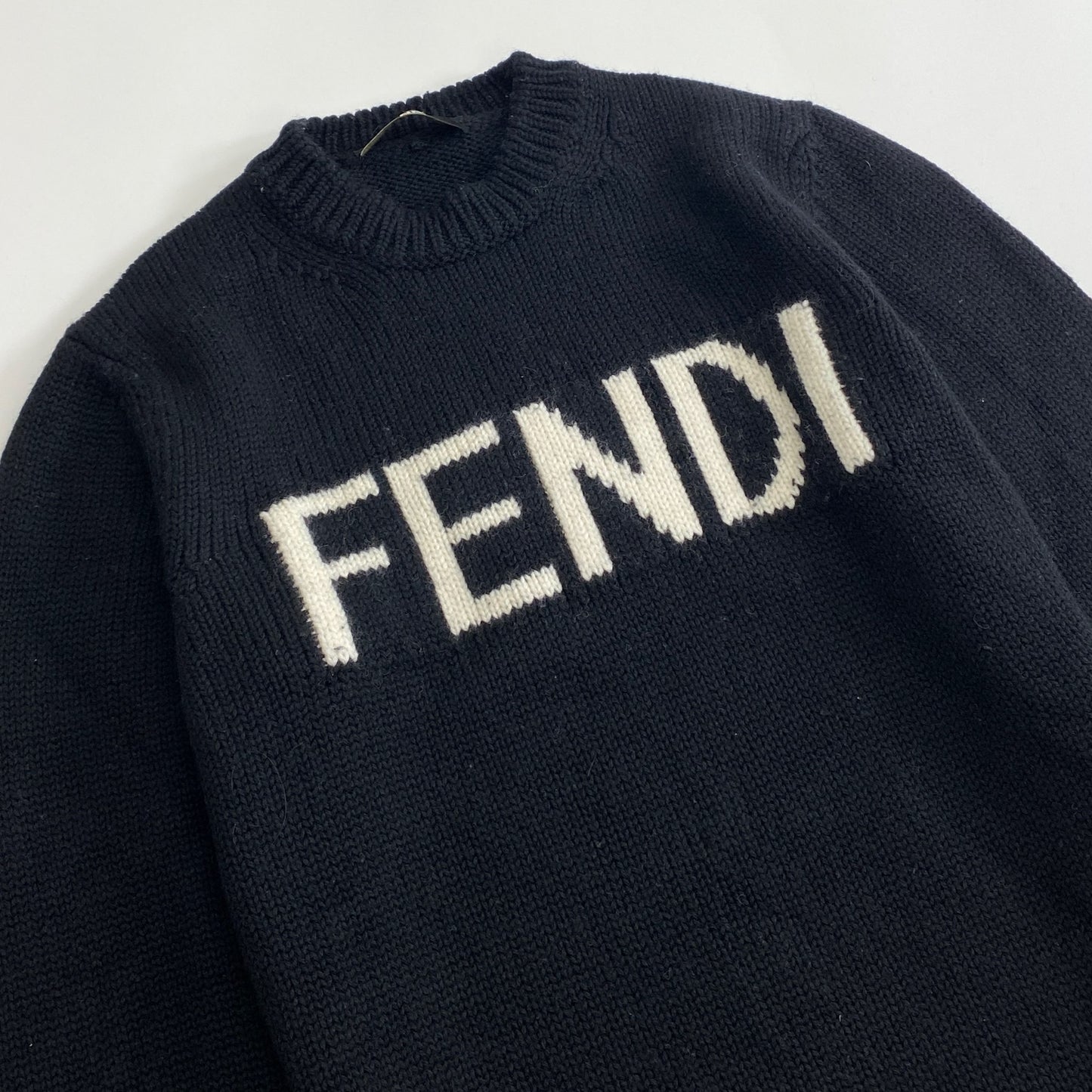 71k11 FENDI フェンディ フロントロゴ ニットセーター 2021AW 48 ブラック ミドルゲージ ウールセーター