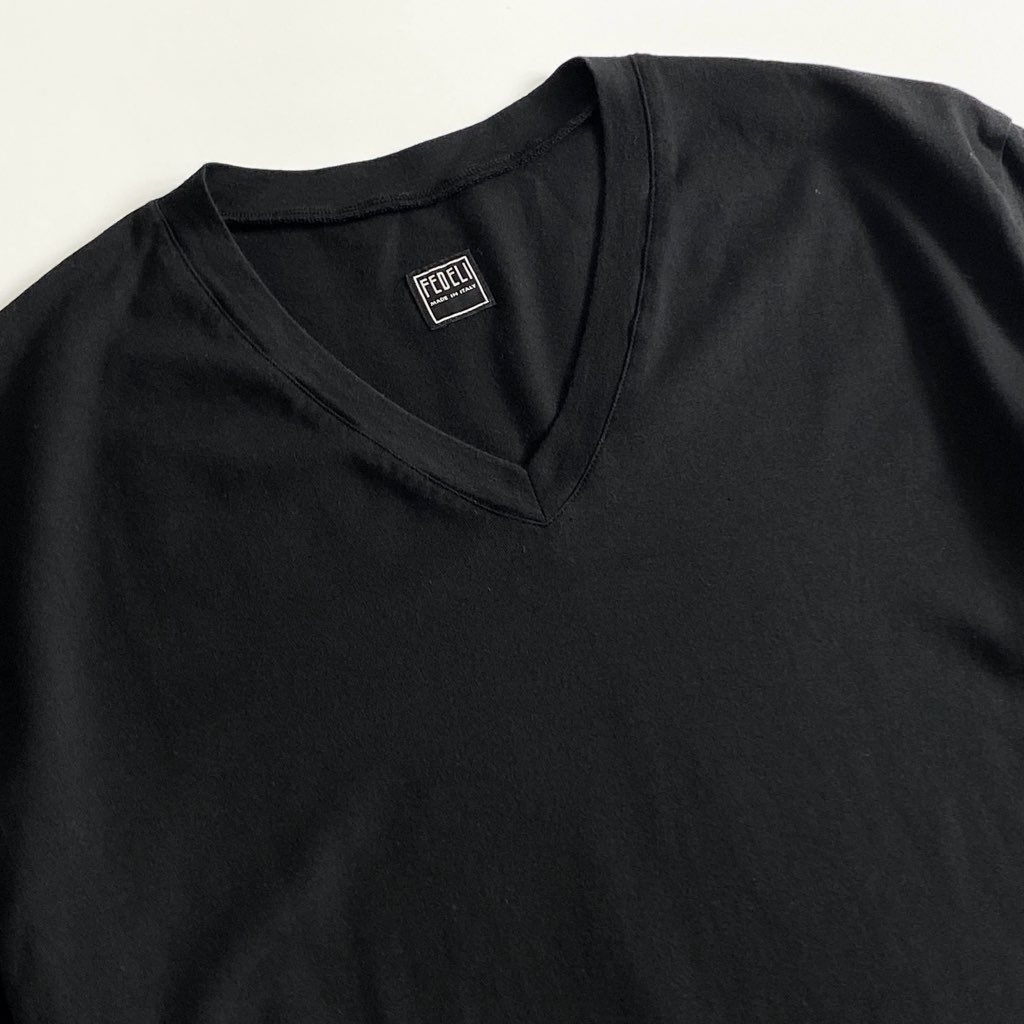 51b25 《極美品》 タグ付き FEDELI フェデーリ オーガニックコットンTシャツ 52 ブラック Vネック カットソー インナー TEE イタリア製