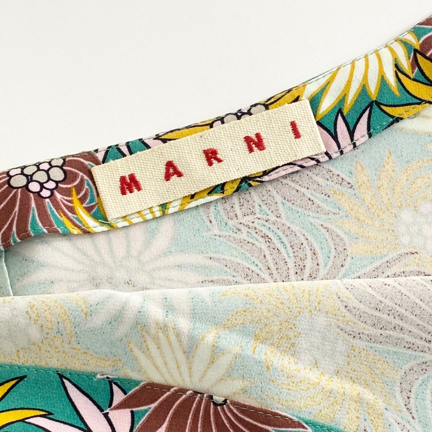 46a31 イタリア製 MARNI マルニ フレアスカート 膝丈スカート 花柄 ボタニカル サイズ38 マルチカラー シルク100% レディース 女性用