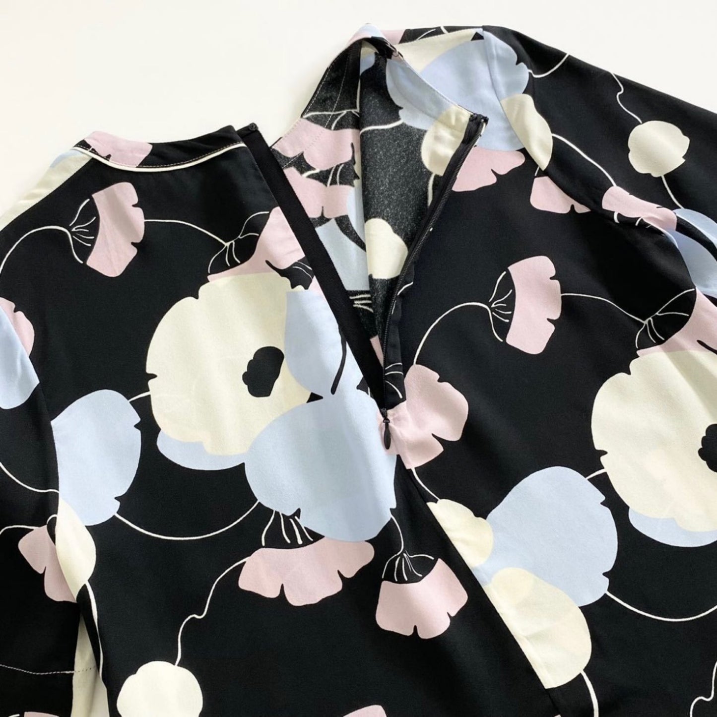 55i5 《美品》 MARNI マルニ 半袖カットソー Tシャツ ブラウス トップス 花柄 ロゴ胸元ポケット サイズ40 マルチカラー レーヨン100% レディース