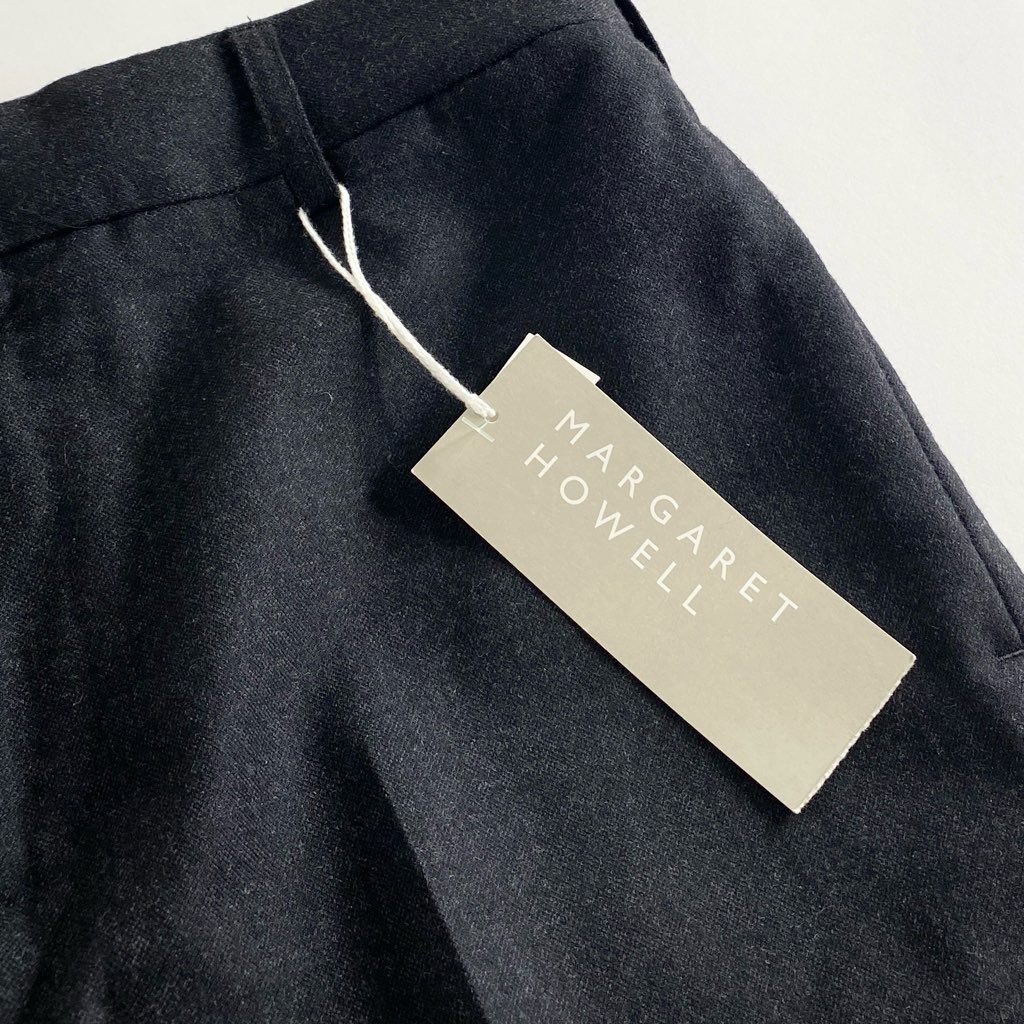 51c20 《未使用》 定価¥29,400 MARGARET HOWELL マーガレットハウエル ウールスラックスパンツ 2 ブラック 日本製 センタープレス タグ付き MHL