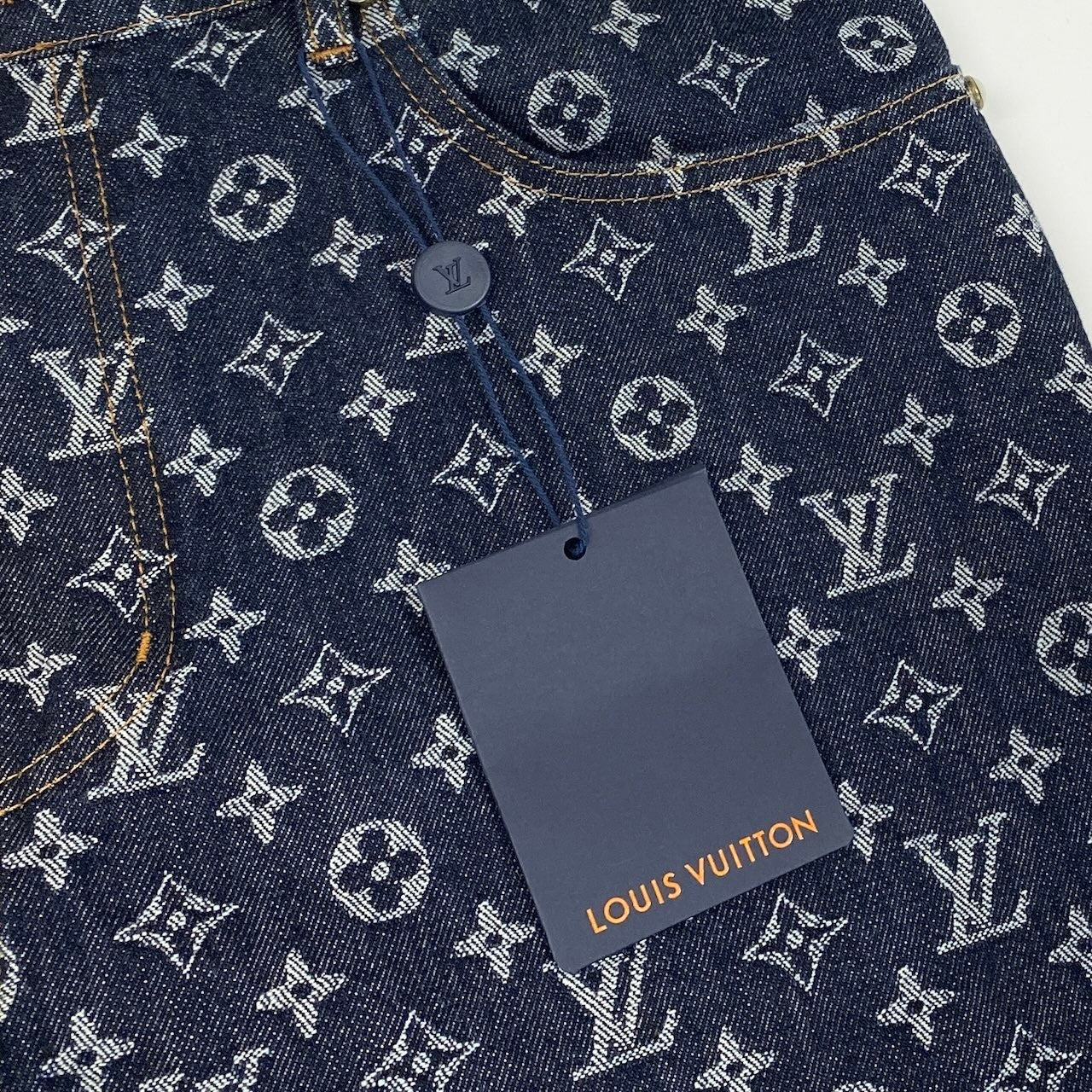 d2 《未使用品》 LOUIS VUITTON ルイヴィトン 24AW モノグラム ジャガード デニムパンツ Monogram Jacquard Denim Pants サイズ34 インディゴブルー タグ付t18r