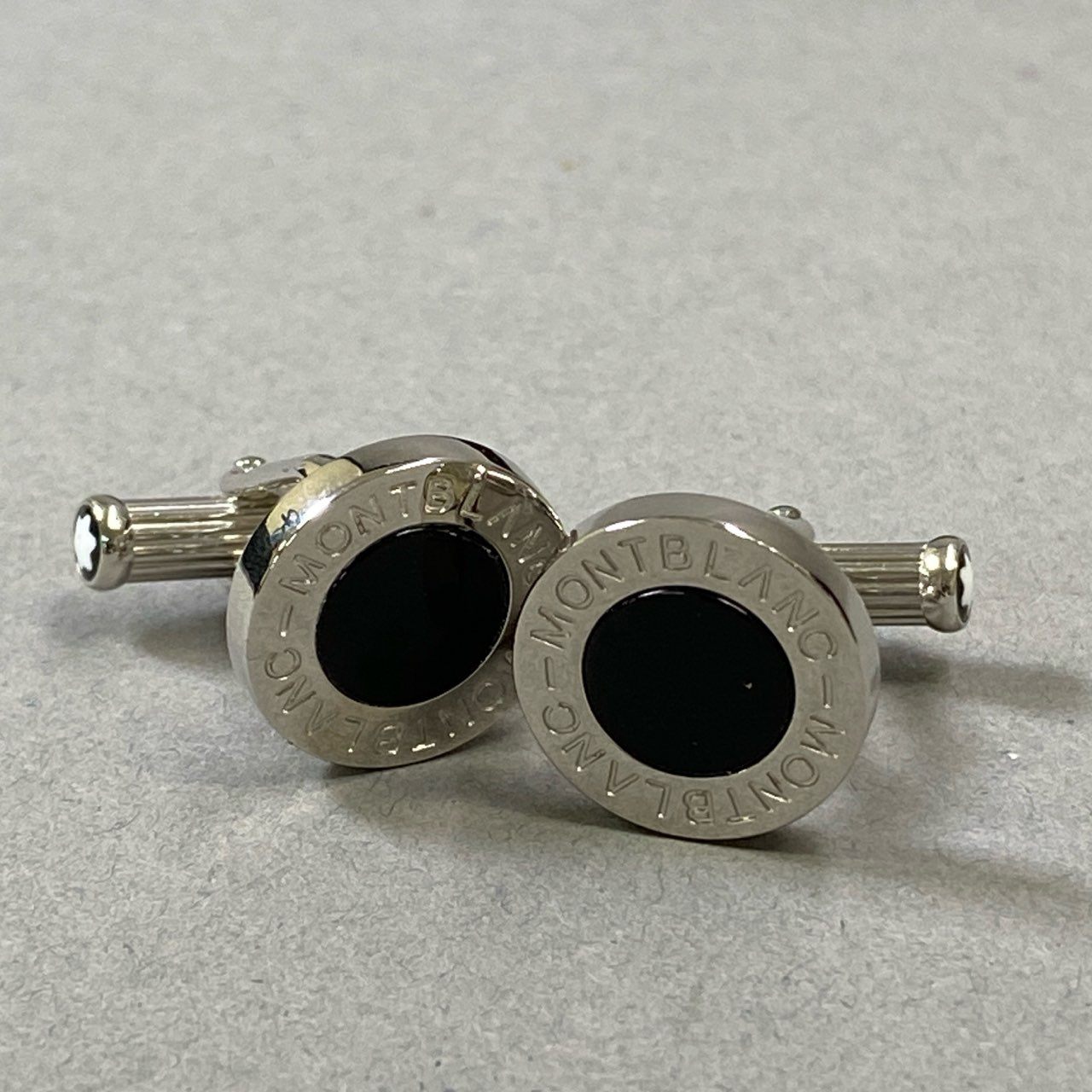 j6《美品》 MONTBLANC モンブラン ブラックオニキス カフスボタン シルバー ブラック カフリンクス ビジネス スーツ 箱付きt18r