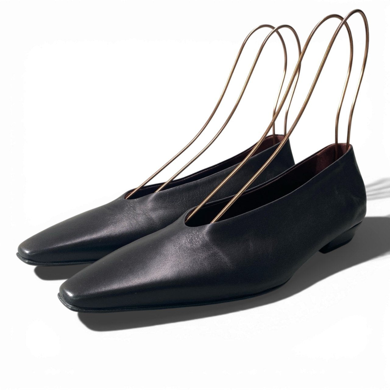 c17 【未使用】BOTTEGA BENETA ボッテガヴェネタ アーモンド フラットシューズ サイズ38 1/2 ブラック レザー レディース 靴 シューズk02i
