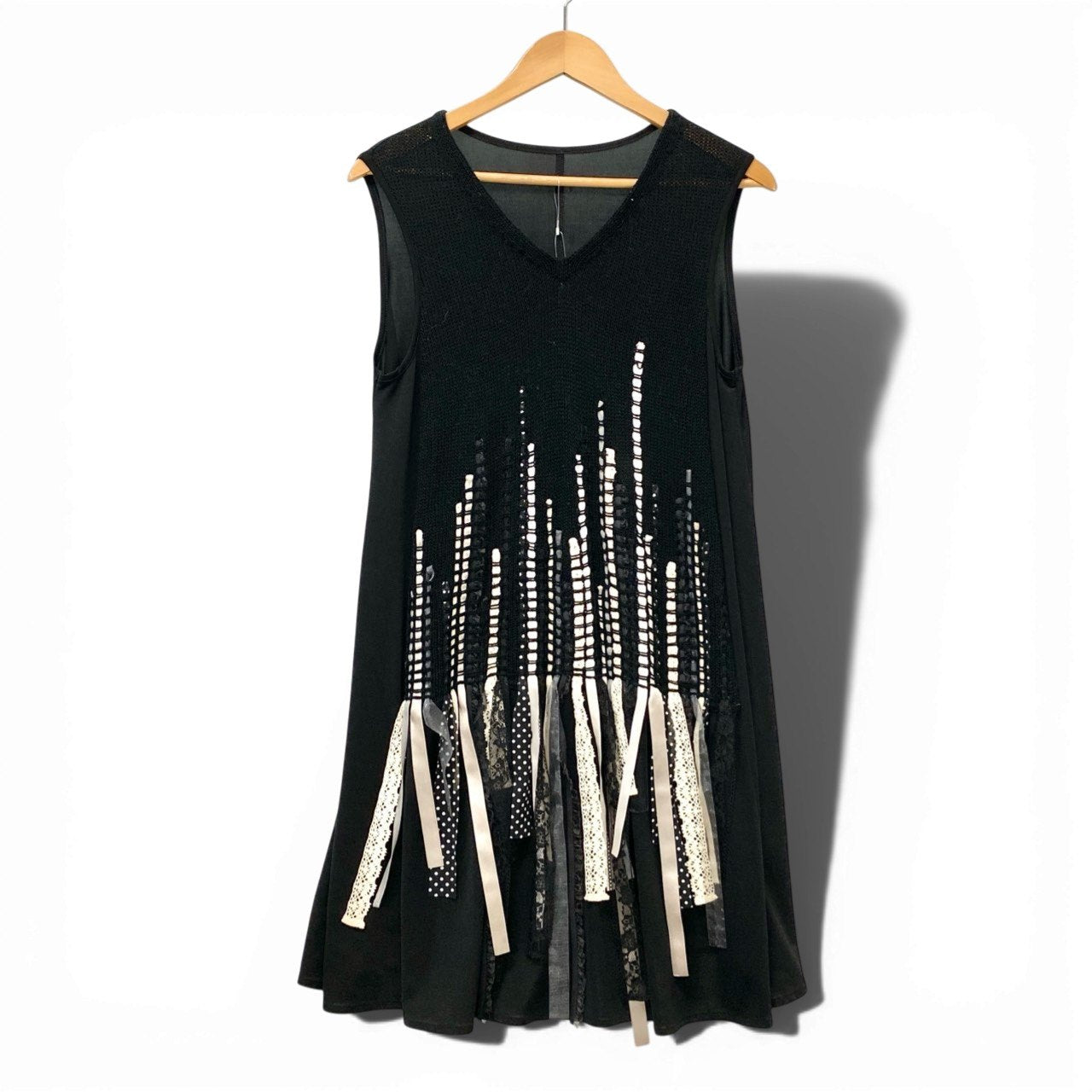 30b18 TOKUKO 1er VOL トクコプルミエヴォル ノースリーブワンピース Vネック リボン レース装飾 異素材切替 レディース 女性用 サイズ9 ブラックu02t