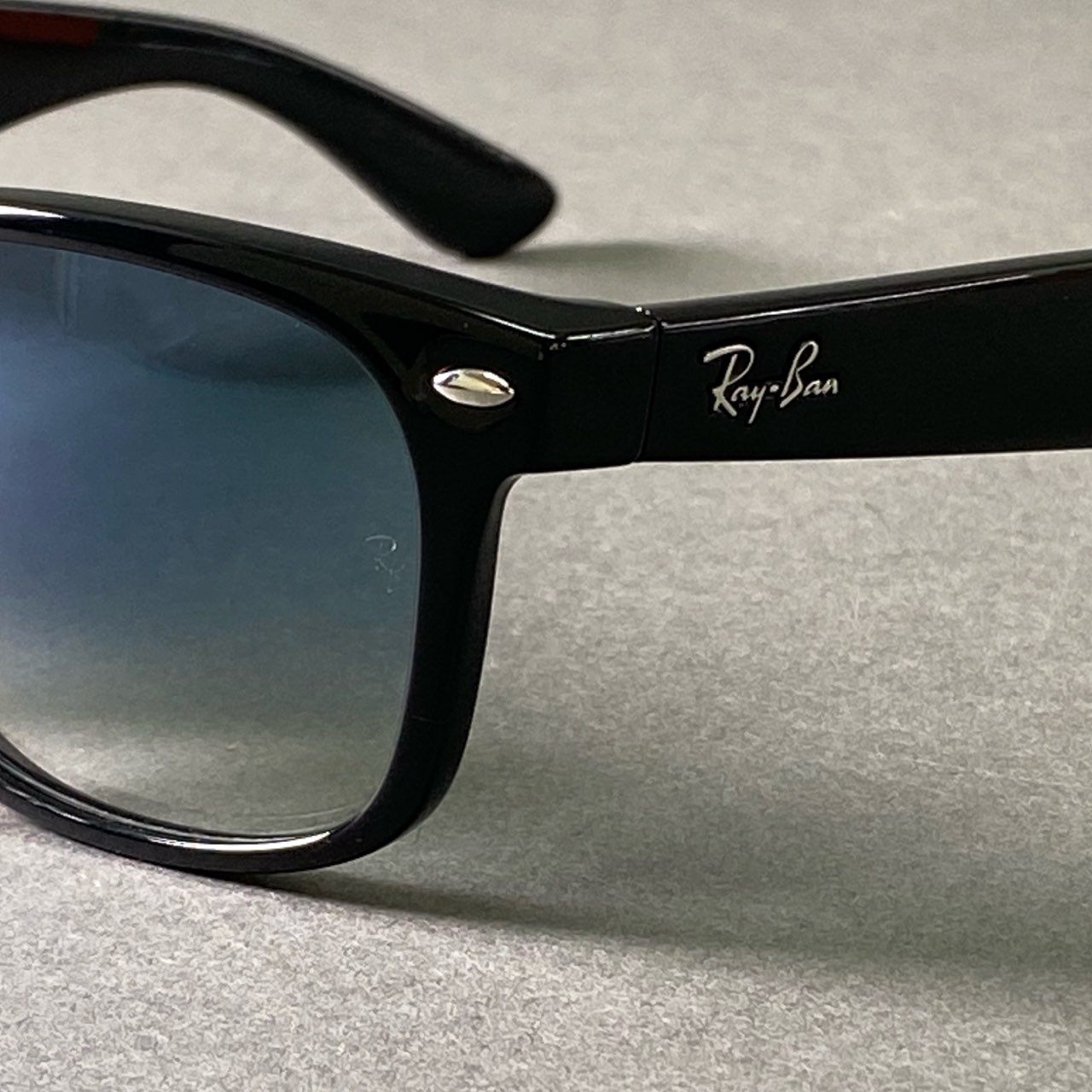 a27① Ray Ban レイバン NEW WAYFARER CLASSIC ウェイファーラー サングラス アイウェア RB2132-F 55□18-140 ブラック ブルー