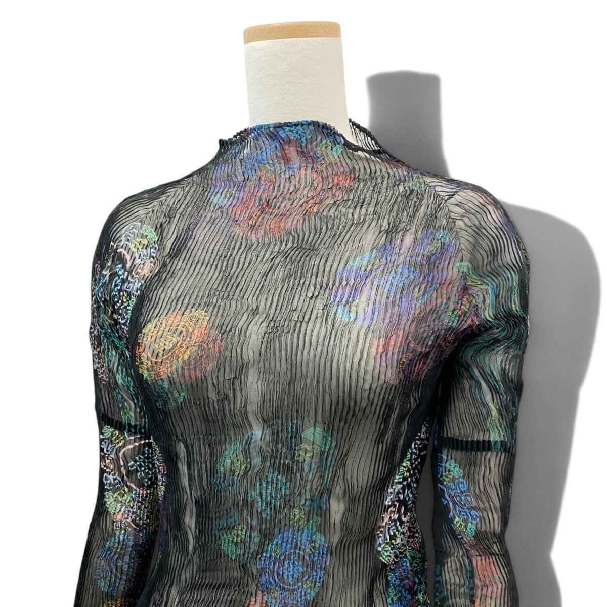 93j21 ISSEY MIYAKE FETE イッセイミヤケ フェット プリーツカットソー  スタンドカラー チャイナ柄 日本製 IF54FJ739 02サイズ ブラック系 ポリエステル100％ レディース 女性用u02t