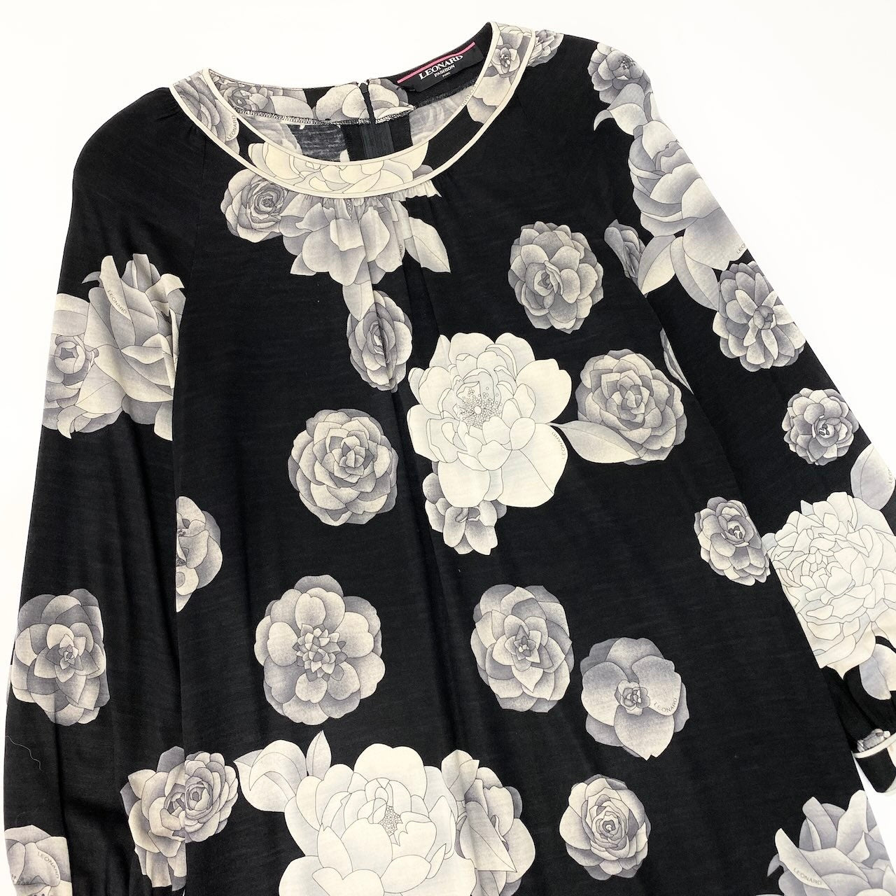 76d9 LEONARD FASHION レオナール 長袖ワンピース ロングワンピース 花柄プリント 薔薇 ウールシルク混 LL ブラック レディース 女性用o07t