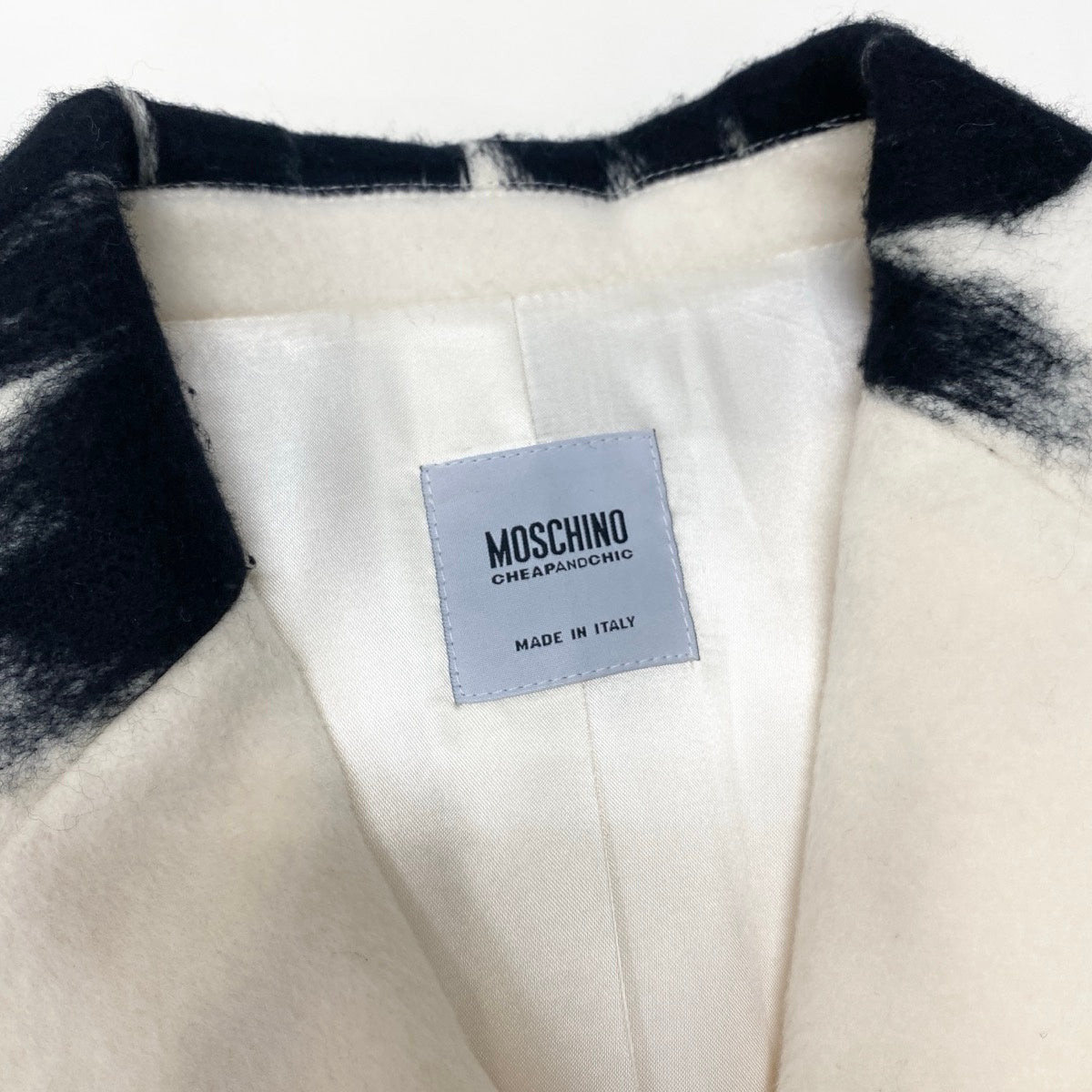 28f16【美品】MOSCHINO モスキーノ チェスターコート ウールコート ペイント風デザイン イタリア製 38サイズ オフホワイト ブラック ウール100％ レディース 女性用u02t