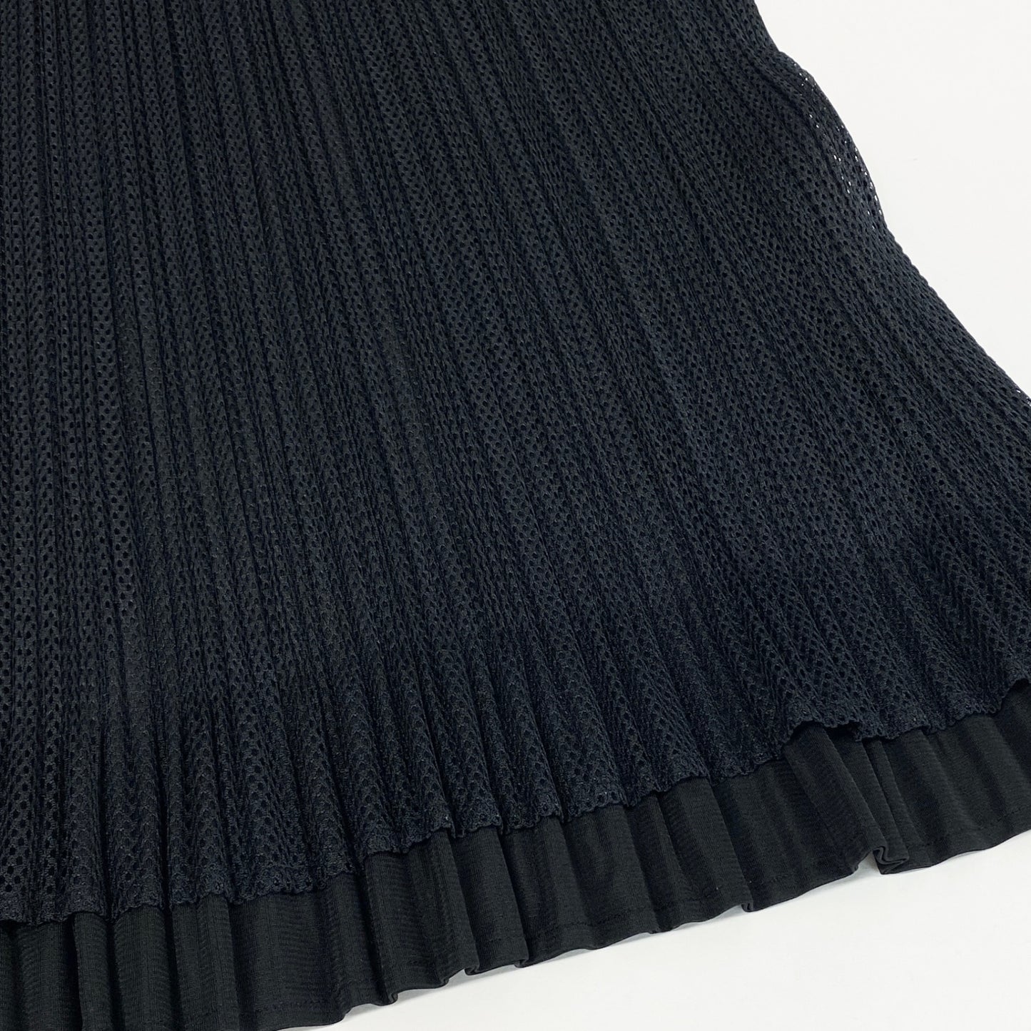 29k6《美品》 PLEATS PLEASE プリーツプリーズ 二重構造 メッシュ ノースリーブトップ PP14-JK672 3 ブラック ISSEY MIYAKE イッセイミヤケ タンクトップt18r