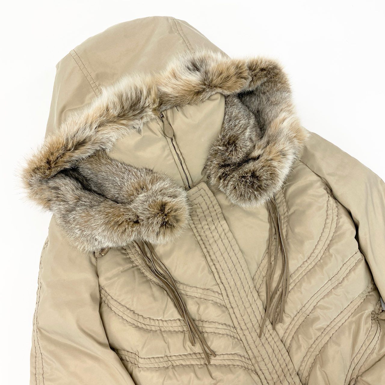 52L5 ERMANNO SCERVINO エルマノシェルビーノ 中綿ジャケット フーディージャケット ステッチデザイン ダブルジップ フーディー取り外し可 44サイズ ベージュ レディースo07t