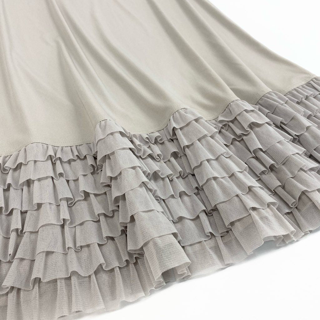 83L22 【美品】TOKUKO 1er VOL トクコプルミエヴォル ノースリーブワンピース 膝丈ワンピース 裾フリル ストレッチ素材 9サイズ ベージュ レディースu02t