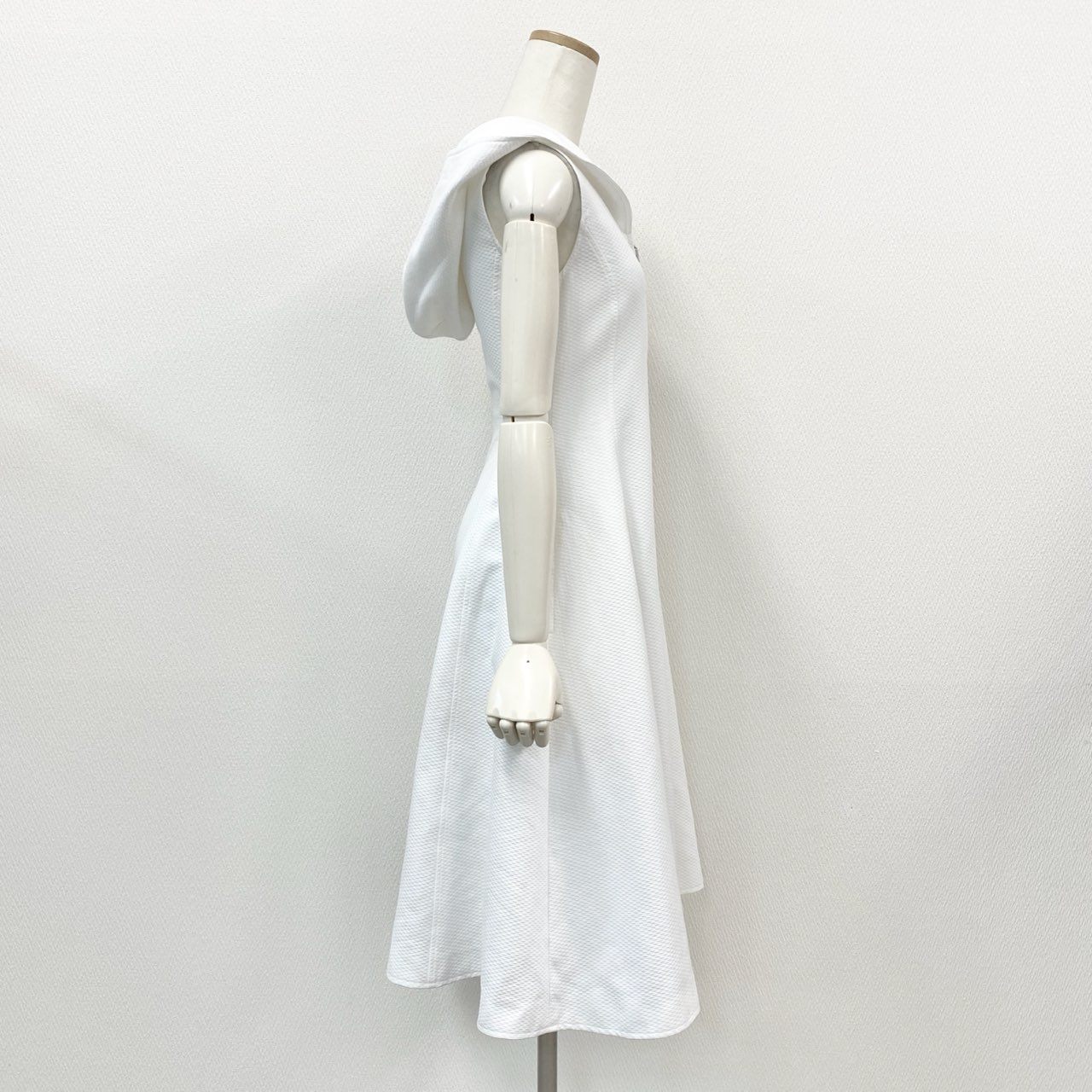 42a23 《美品》 FOXEY フォクシー The Pippa Dress ザ ピッパドレス ワンピース 422874 38 ホワイト 画像参照 キュプラフード 日本製