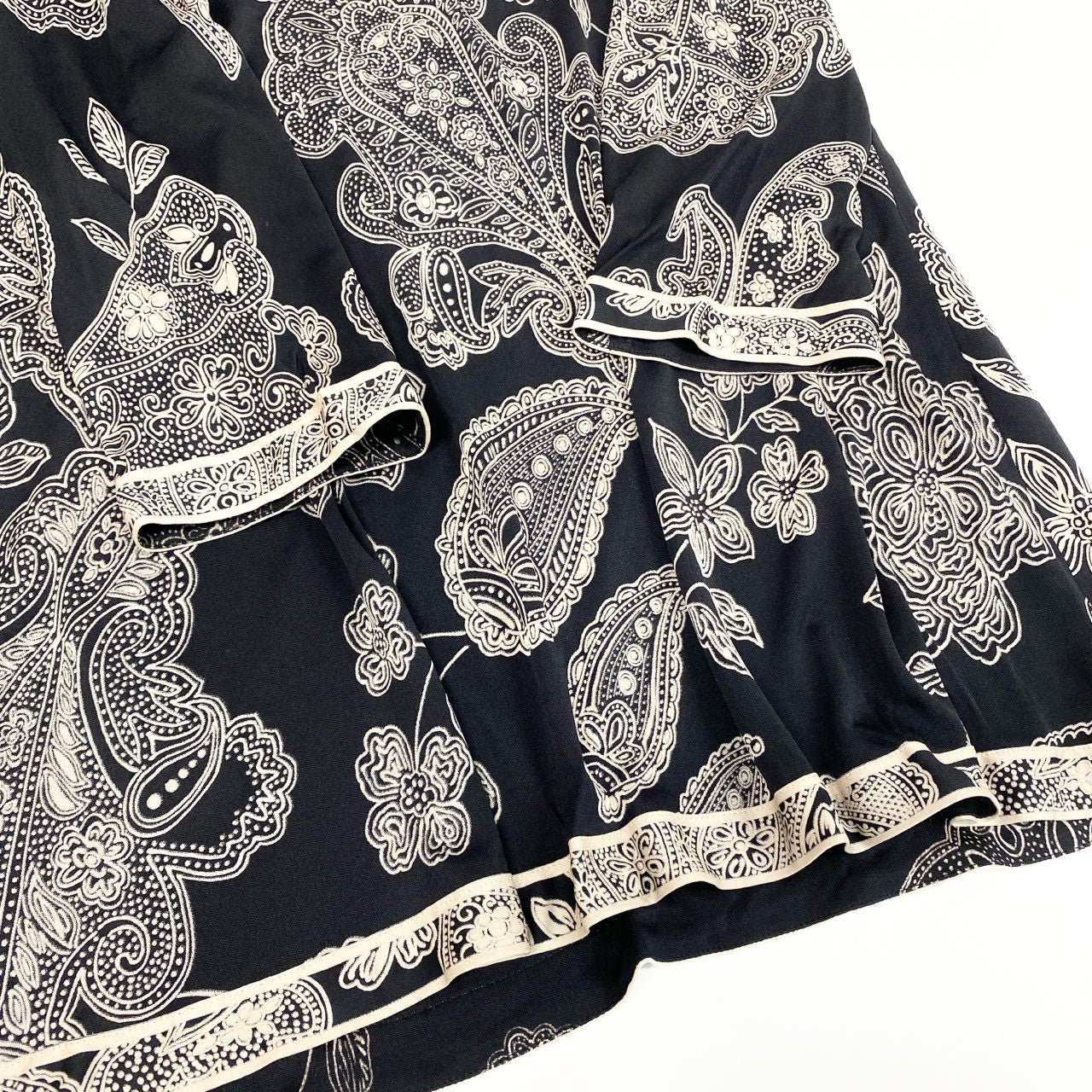 51b12 【美品】LEONARD レオナール ハイネックロングスリーブチュニックワンピース 総柄プリント 42サイズ ブラック ベージュ コットン100％ レディース 女性用u02t