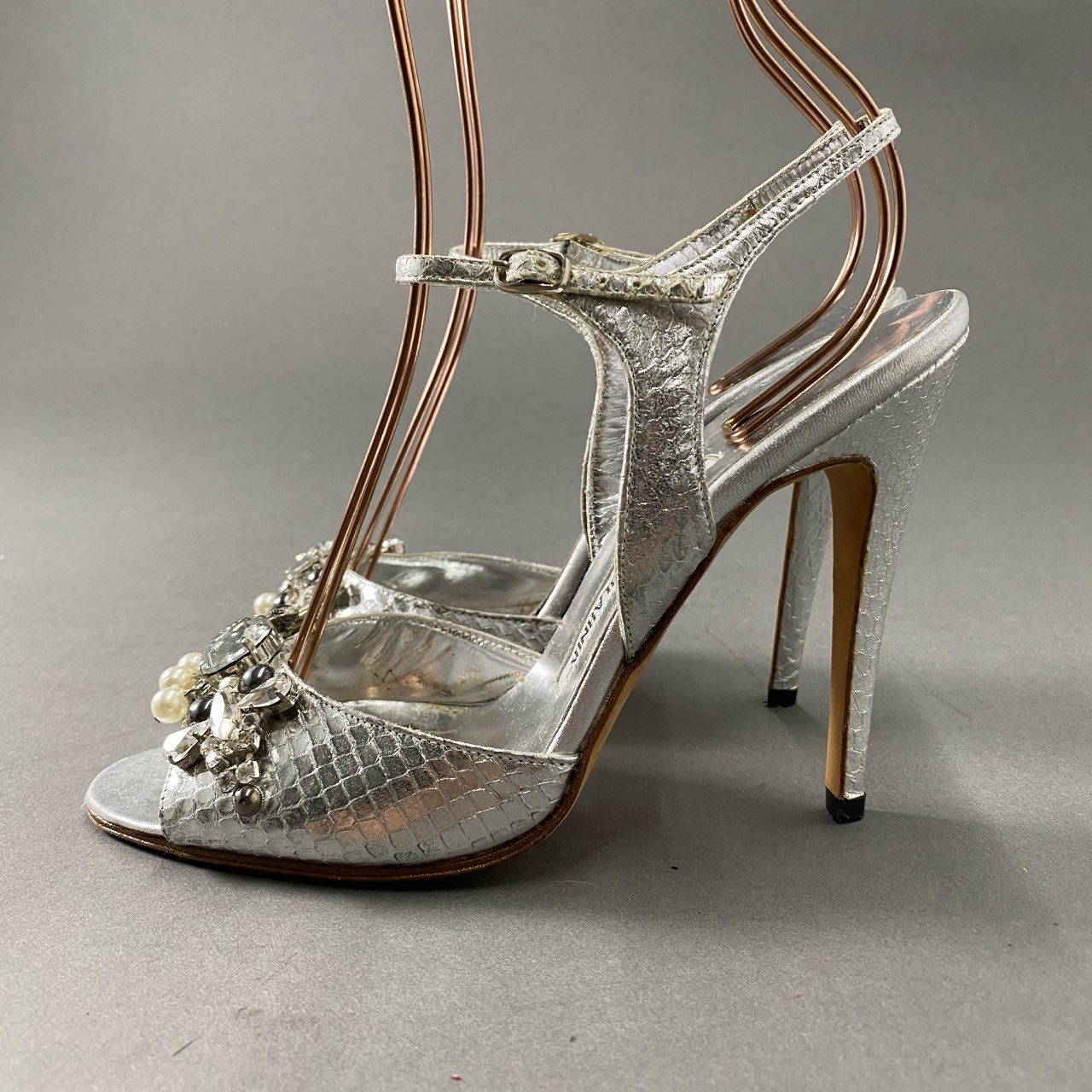 3f18 MANOLO BLAHNIK マノロブラニク パールビジュー ヒール